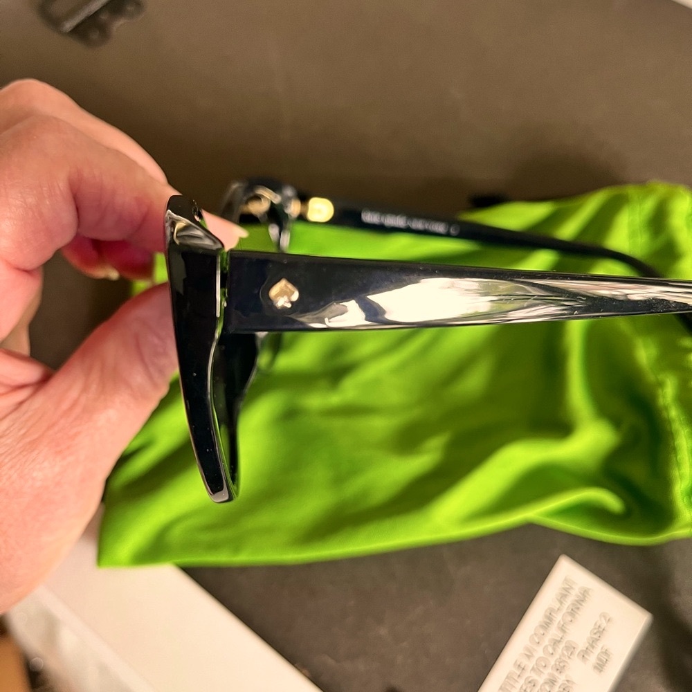 NWOT  Kate Spade grey gradient sunglasses in original green satin bag - Picture 6 of 9